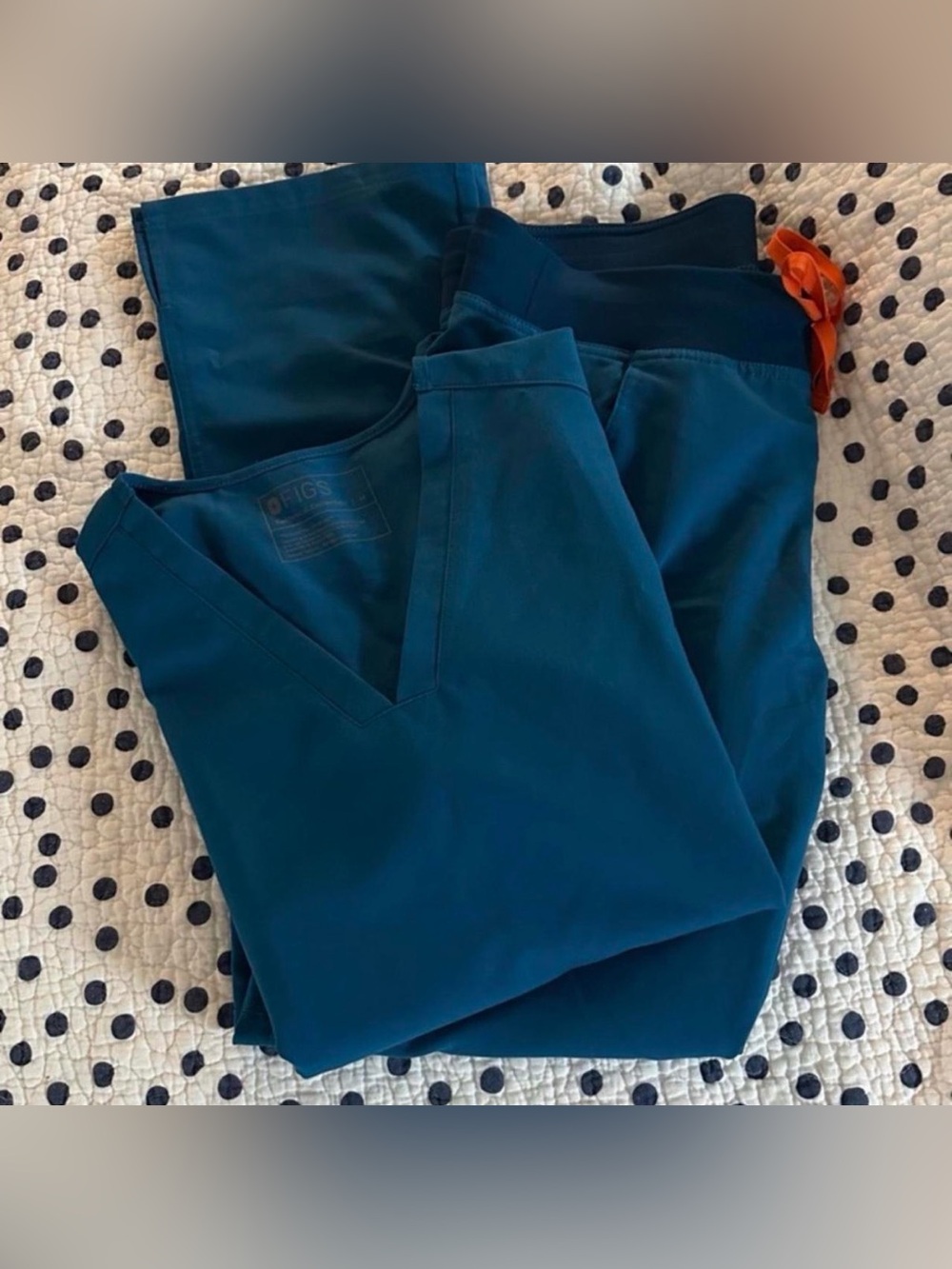 FIGS limited edition Alps Blue medium scrub set